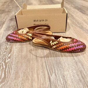 NWT | Manitobah | Gabriel Frey | WIPHUNAKSON | COCOA/CACAO | Slingback | W7.5